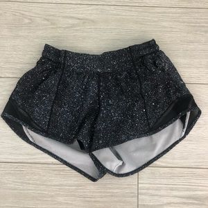 Lululemon Hotty Hot Short 2.5”